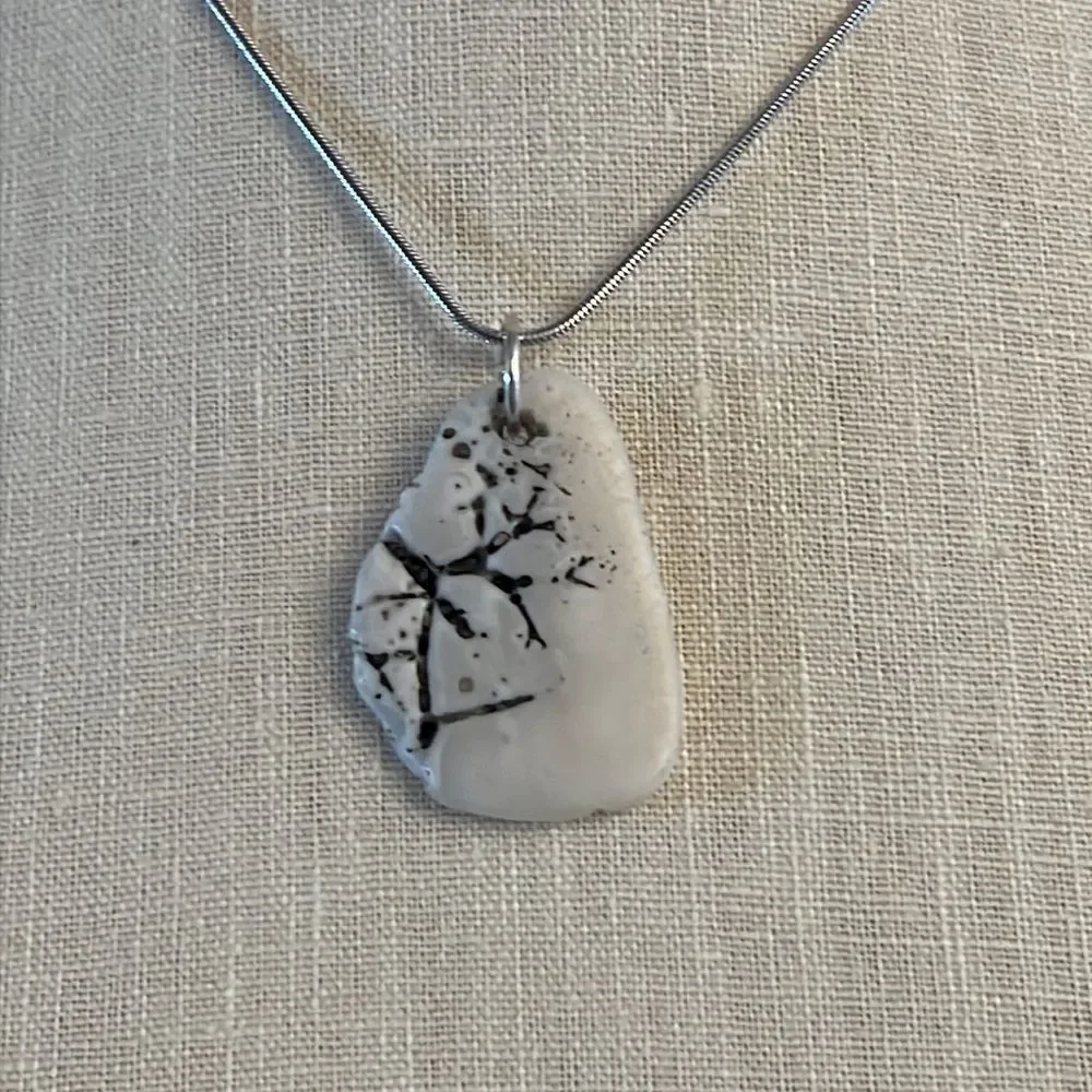 Handcrafted natural seashell Pendant Necklace